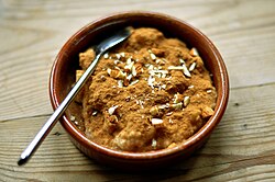 Havermout met appel, kaneel en amandelen