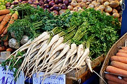 Wortelpeterselie (waarvan de wortels eetbaar zijn)